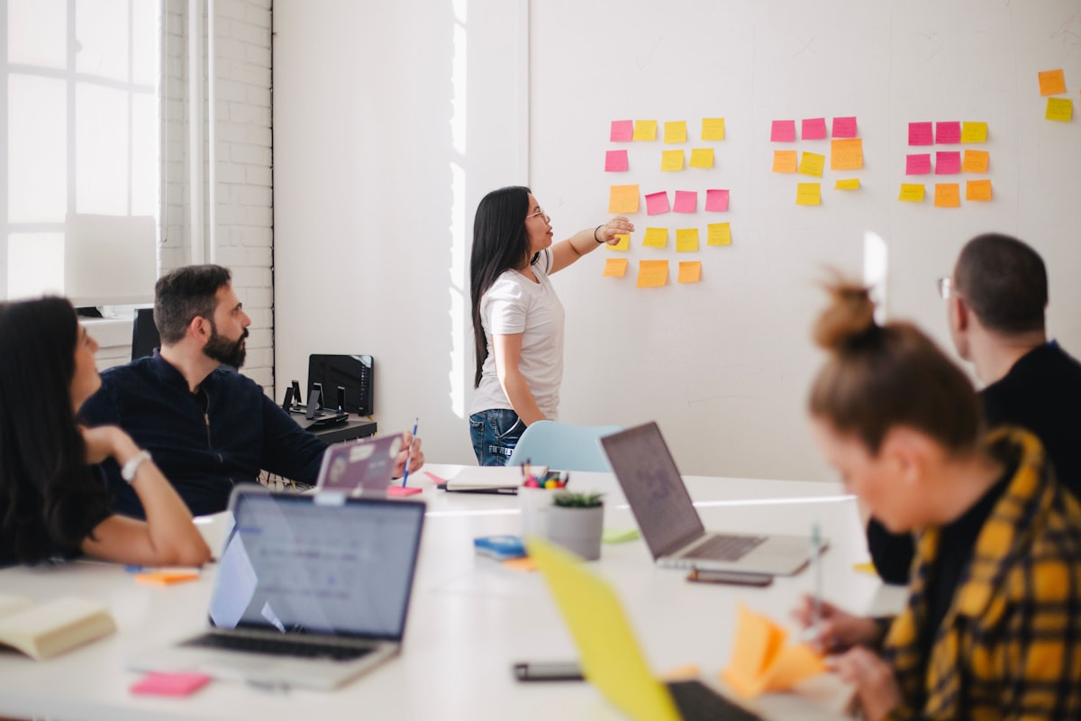 Sesión de capacitación en Academia Oslo